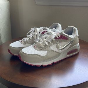 Like new Nike Air tennis shoes